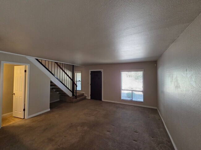Photo - 1809 E Frier Dr