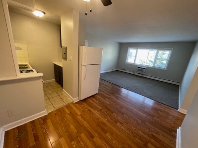 Building Photo - 21 N Dryden Pl Rental