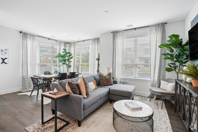 B5 2BR, 2BA - 1,048SF - Living Room