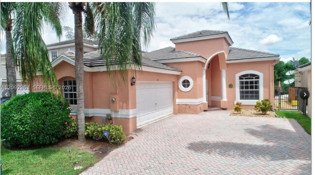 8291 Hampton Wood Dr
