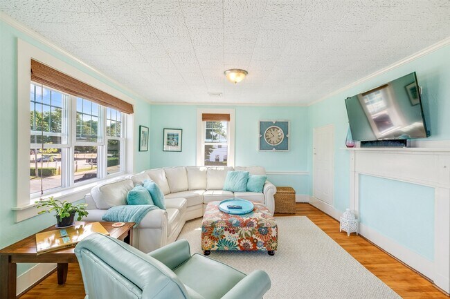 33 Union St Unit Fully Furnished