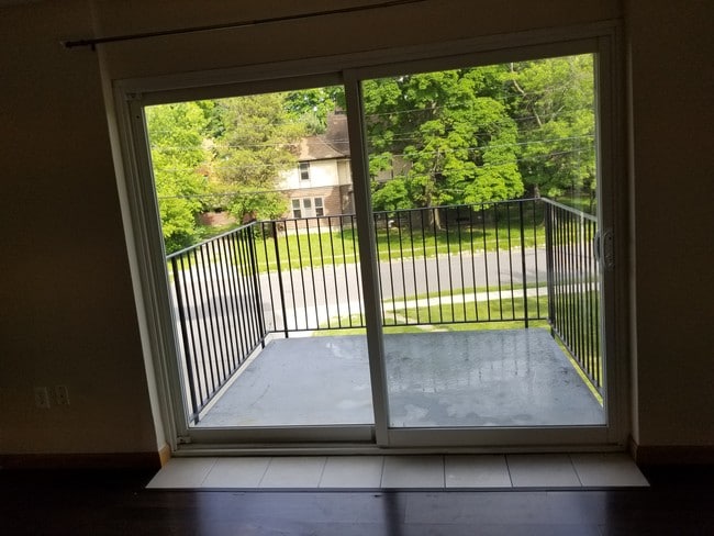 Photo - 2331 E Market St Unit 226