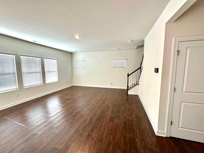 Photo - 11148 Comiskey Ln