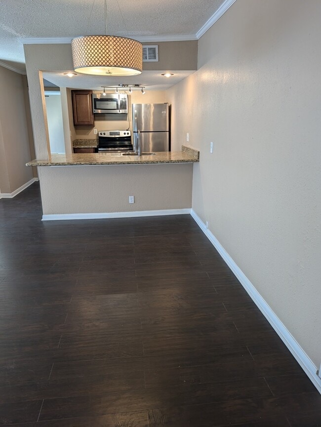 Photo - 2503 McCue Rd