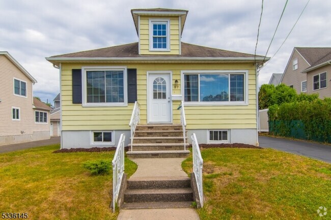 Building Photo - 37 Veranda Ave Rental