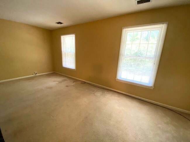 Photo - 106 Strode Cir