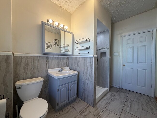 Photo - 470 Noble Ave Unit 468 First Floor