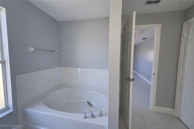 Photo - 3012 40th St SW
