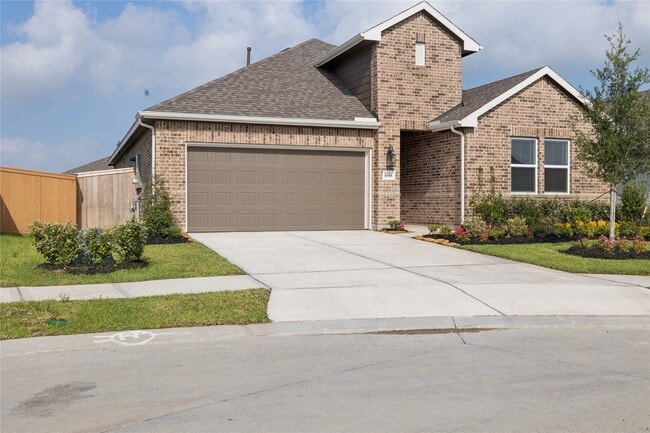 Building Photo - 698 Daniels Lk Ln