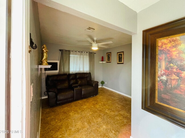 3720 W Mauna Loa Ln