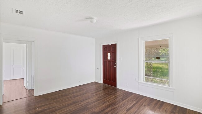 Building Photo - 410 Clinton Park St