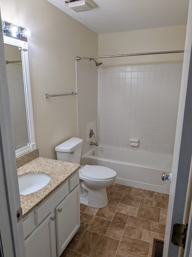 Photo - 5S455 Scots Dr