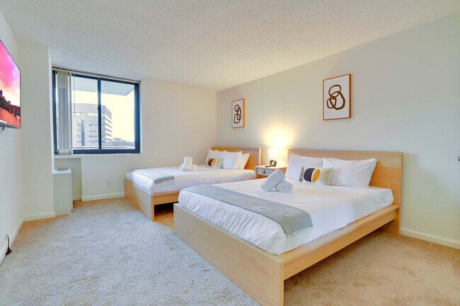 Photo - 320 23rd St S Unidad FL7-ID1022518P