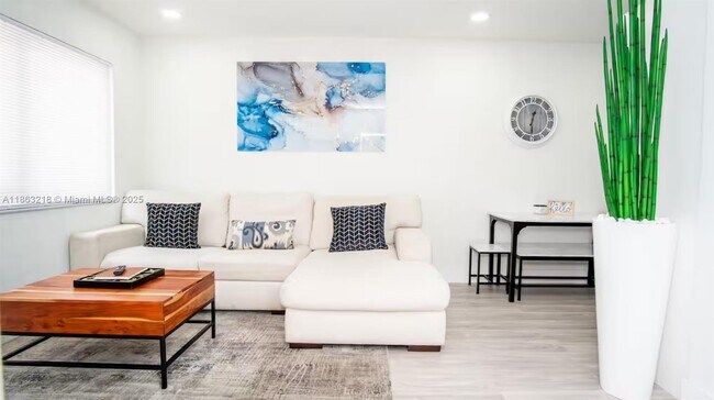 Photo - 7815 NW 5th Ct Unidad 1