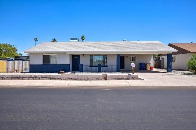 Building Photo - 6819 N 64th Ave