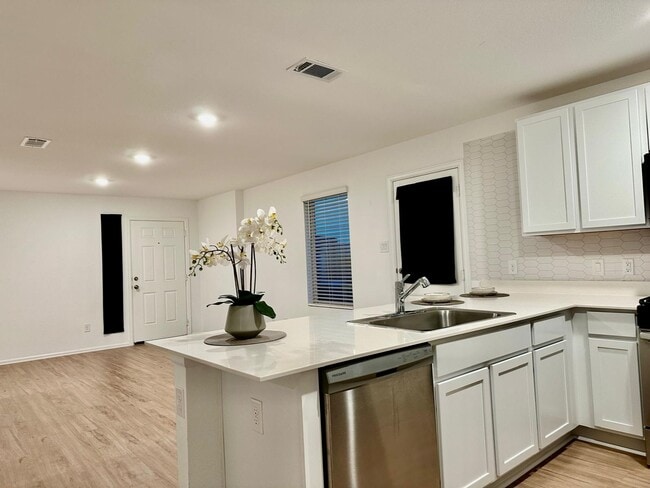 Building Photo - 20930 Zuccala Dr