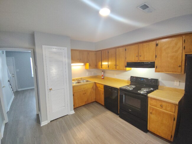 Photo - 4 Ferguson Dr