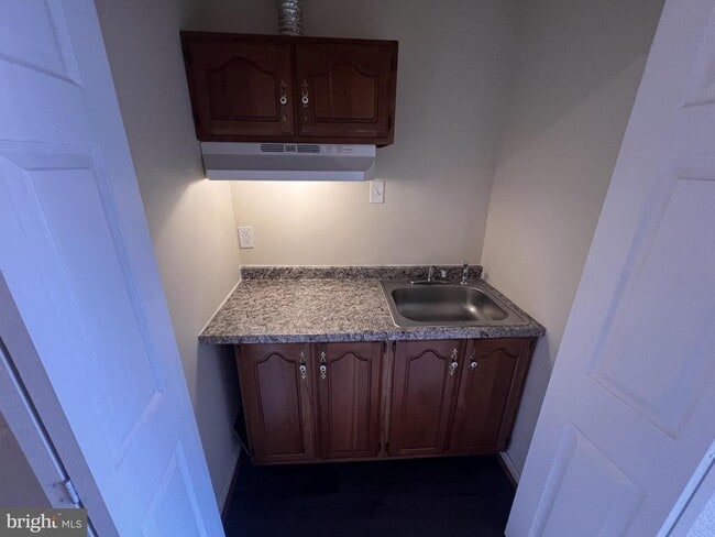 Photo - 8871 Dunstable Loop