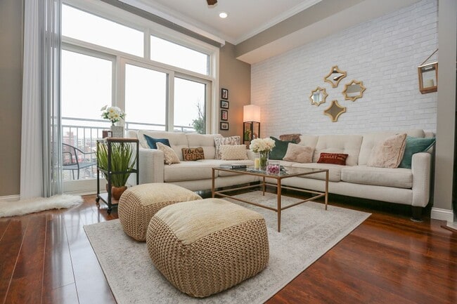 BMT - Lofts on Broadway Apartments