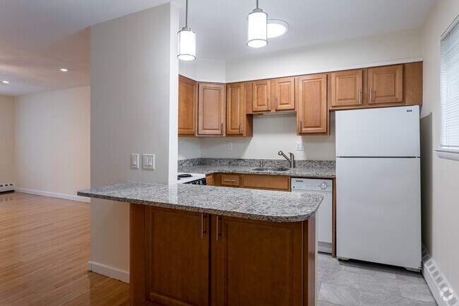 2BR, 1BA - 840SF
