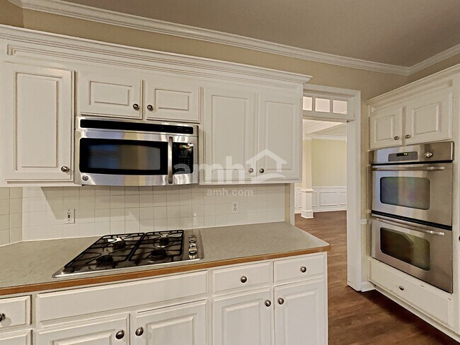 Photo - 815 Hillcrest Ln
