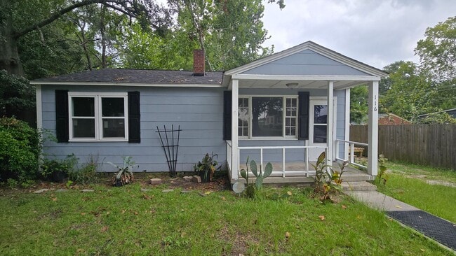 Building Photo - Rosewood Rental