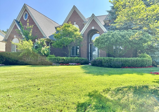 Spacious 4-Bed Colonial in Troy’s Stone Ha... - Spacious 4-Bed Colonial in Troy’s Stone Ha... House