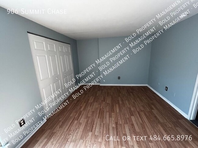 Photo - 906 Summit Chase Dr