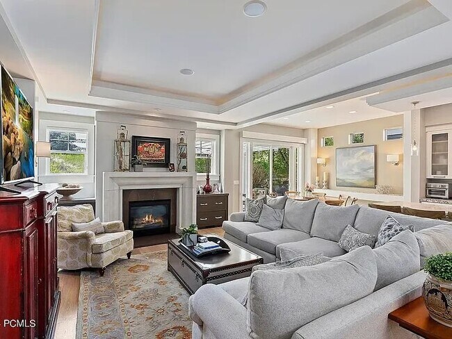 Photo - 520 Mission Dr