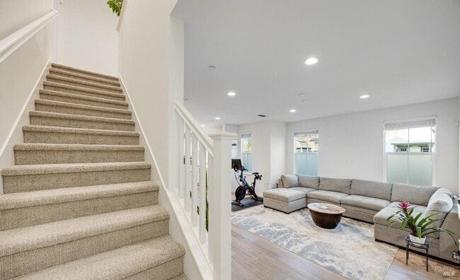 Photo - 1747 Linden Ln