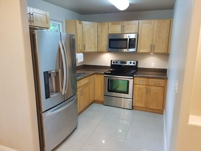 Photo - Pet Friendly, Ground Level, W/D, Great Location, Private fenced yard!