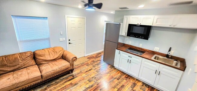 Photo - 1385 Elray Blvd