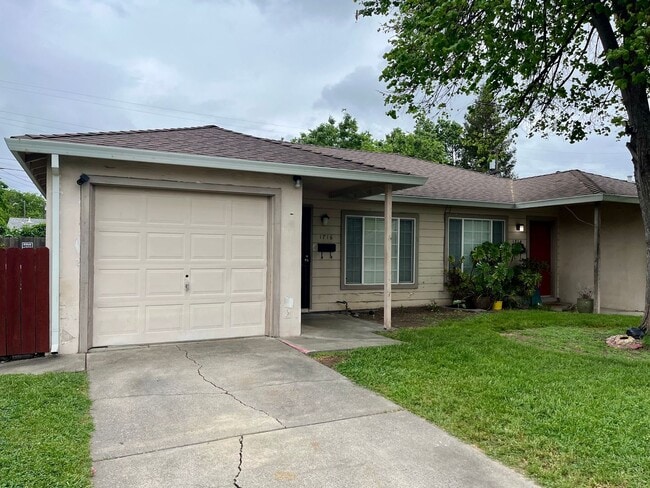 Building Photo - 1714-1716 Madrone Avenue Unit 1716