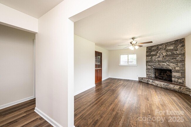 Photo - 975 22nd St Pl NE