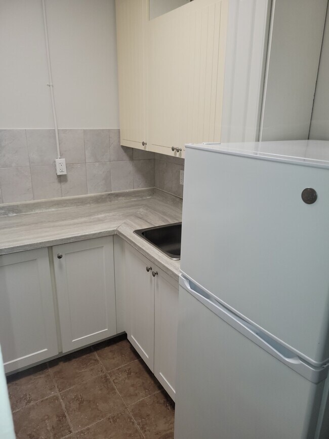 Building Photo - 2-Bedroom apartment for rent by the lake Unit 1