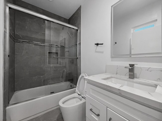 Photo - 418 N La Fayette Park Pl