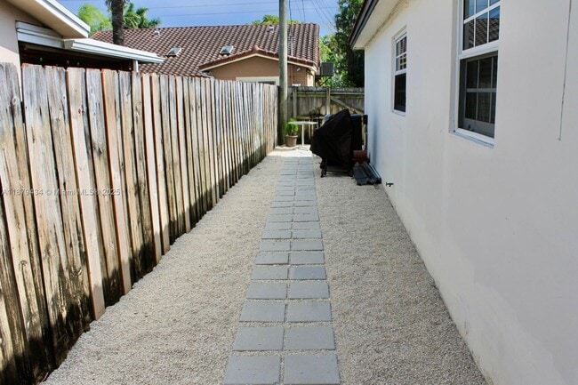 Photo - 1320 Arthur St Unit 1320