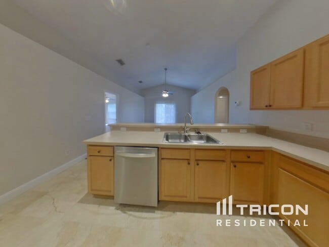 Photo - 1074 Worthington Dr