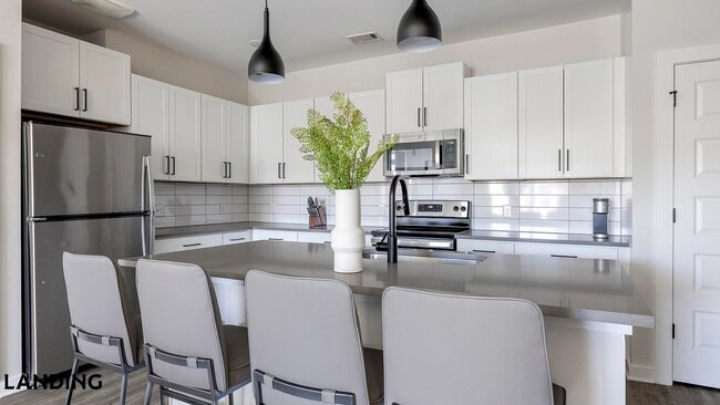 Photo - 1270 Hillcrest Dr Unit 2410