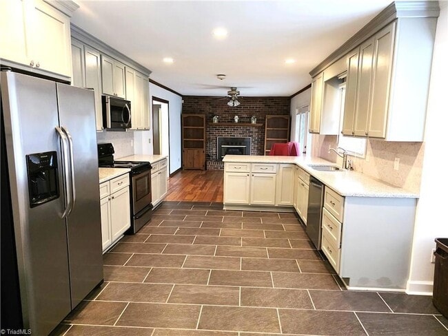 Photo - 1085 Brown Rd