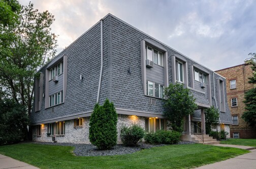 3452 Emerson Ave S.