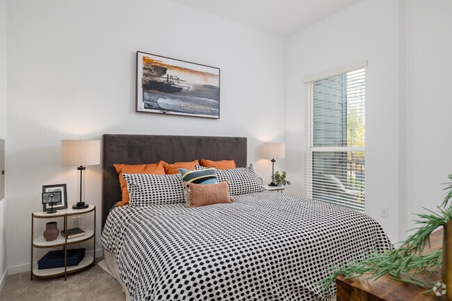 1BR, 1BA - 792SF - Bedroom
