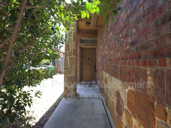 Photo - 1504 Muirfield Bend Dr Unit A