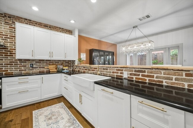 Photo - 6013 Inwood Dr Unidad A