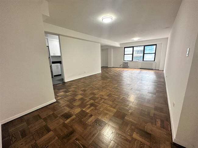 Photo - 163 E 33rd St Apartamentos Unidad 4A