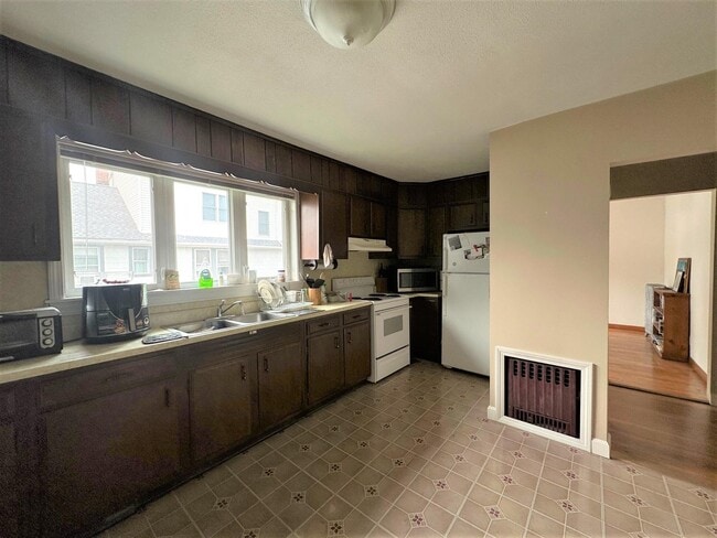 Photo - 65 Boston Ave Unit 65