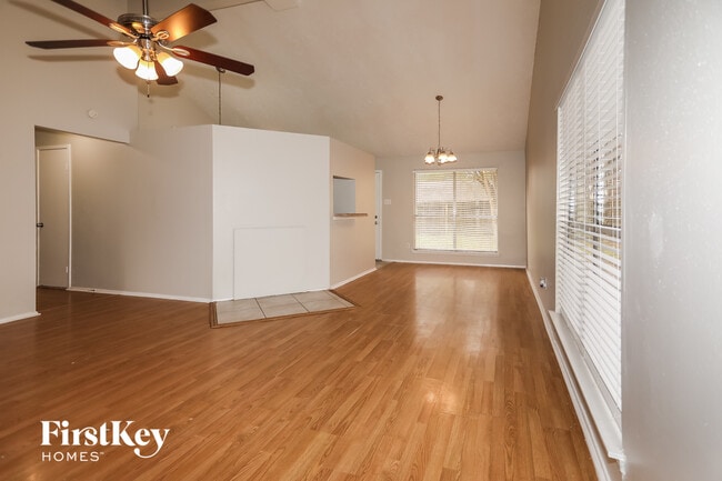 Photo - 4631 Whispering Rock Ln