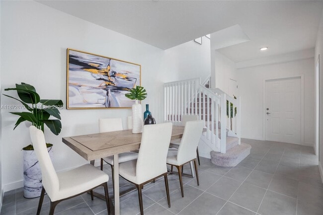 Building Photo - 2467 SE 12th St