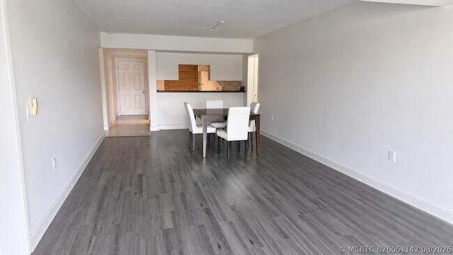 Photo - 6025 Balboa Cir Unit 306