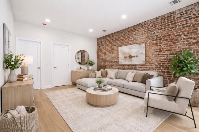 Photo - 233 1/2 Summit Ave